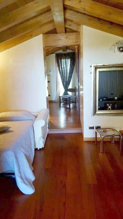 Il Sasso Bianco Bb Daire Comerio Dış mekan fotoğraf